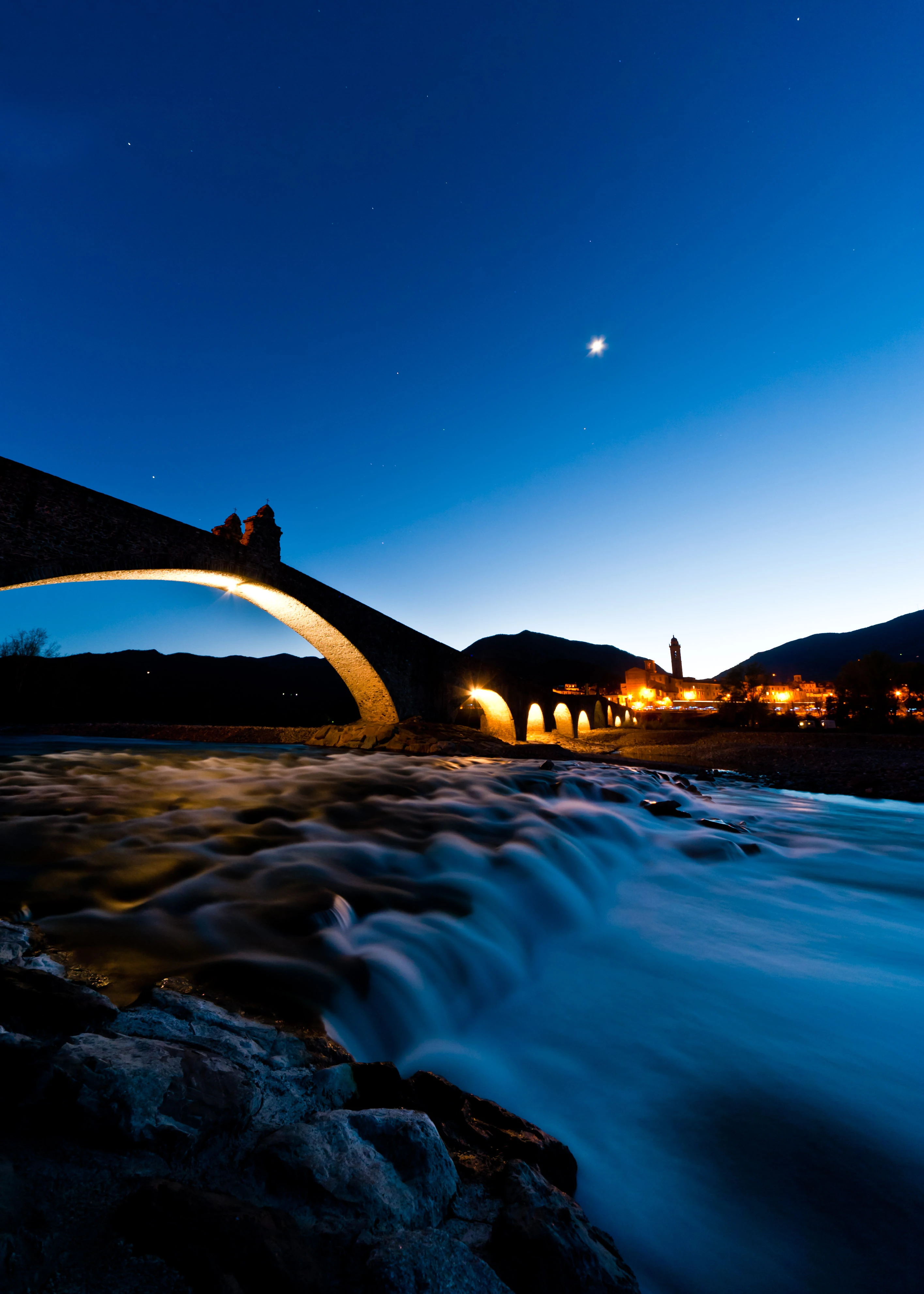 Bobbio (PC), Ponte gobbo