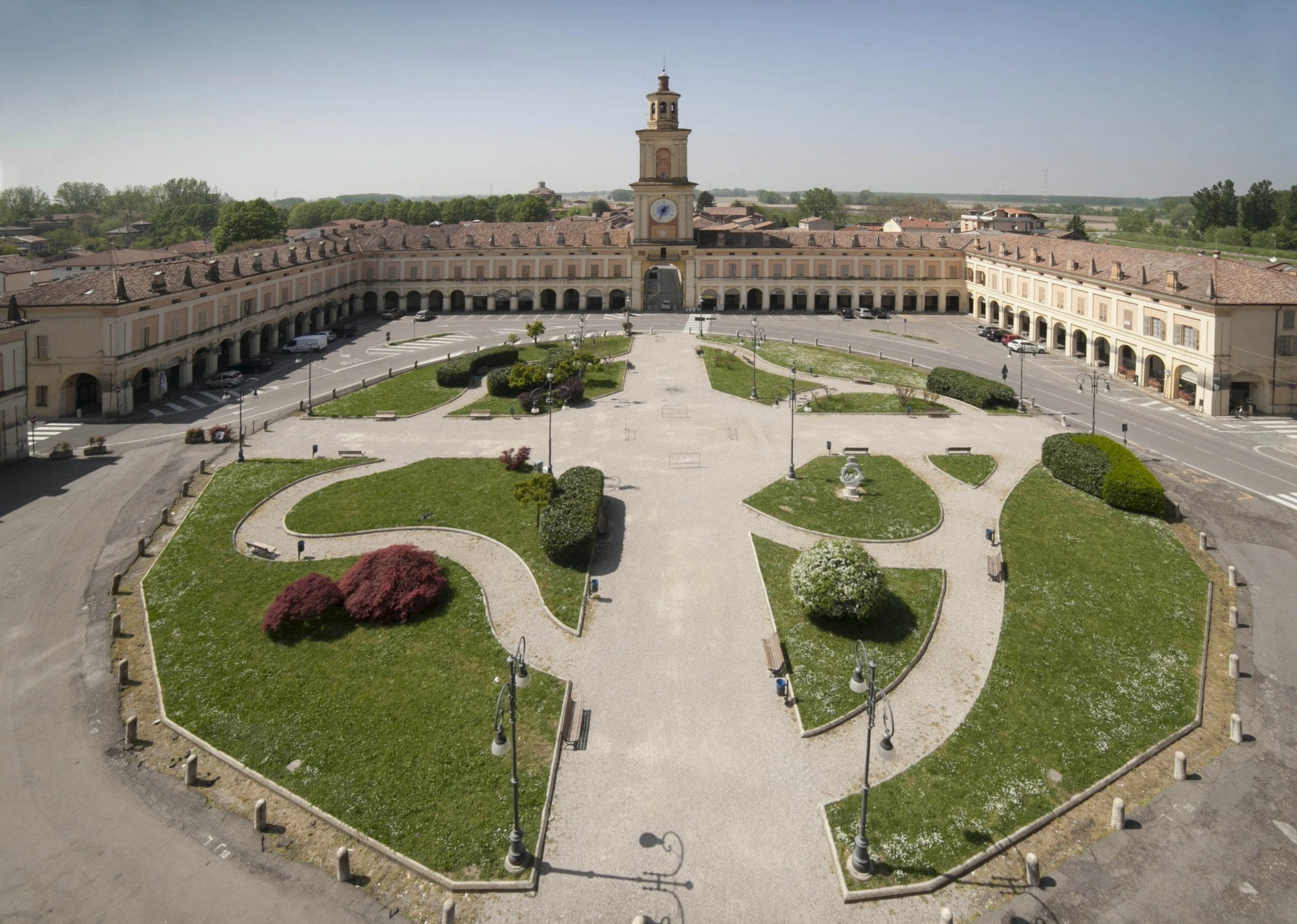 Gualtieri (RE), piazza Bentivoglio