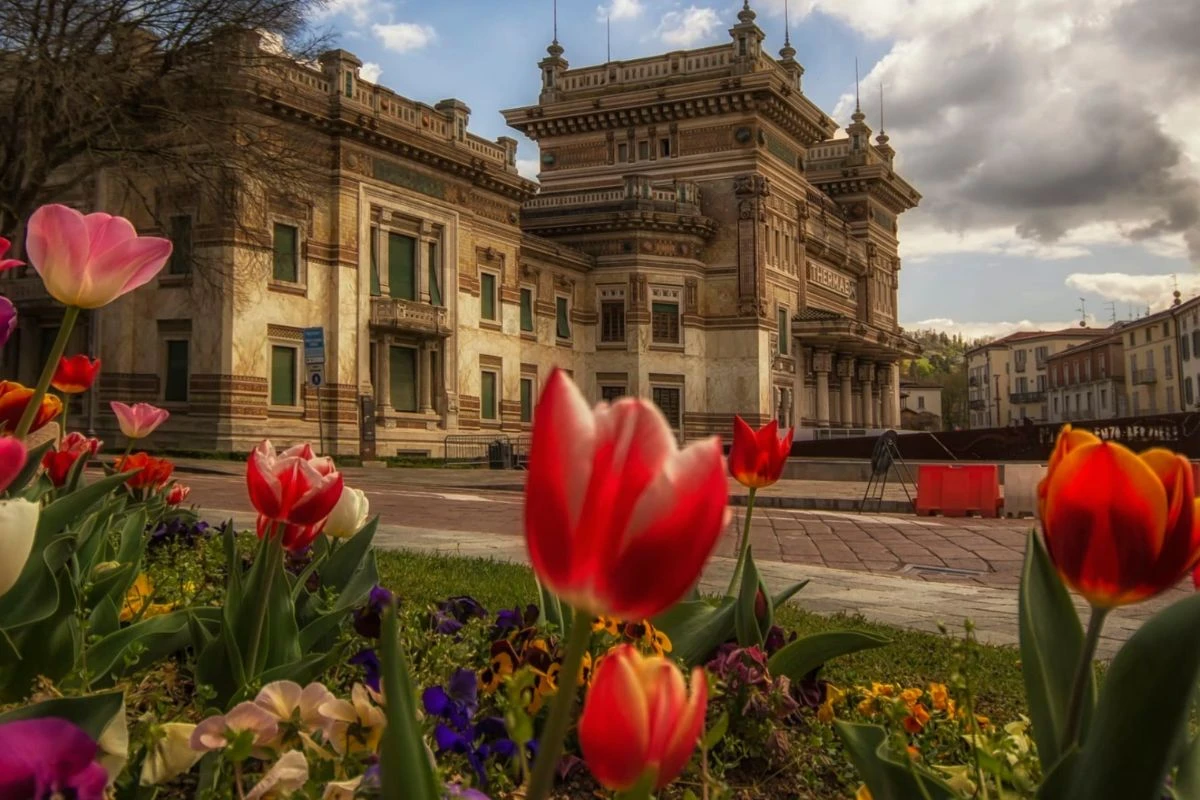 Salsomaggiore Terme (PR), Terme Berzieri con fiori